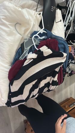 Women’s sweater and dresses size large lightly used