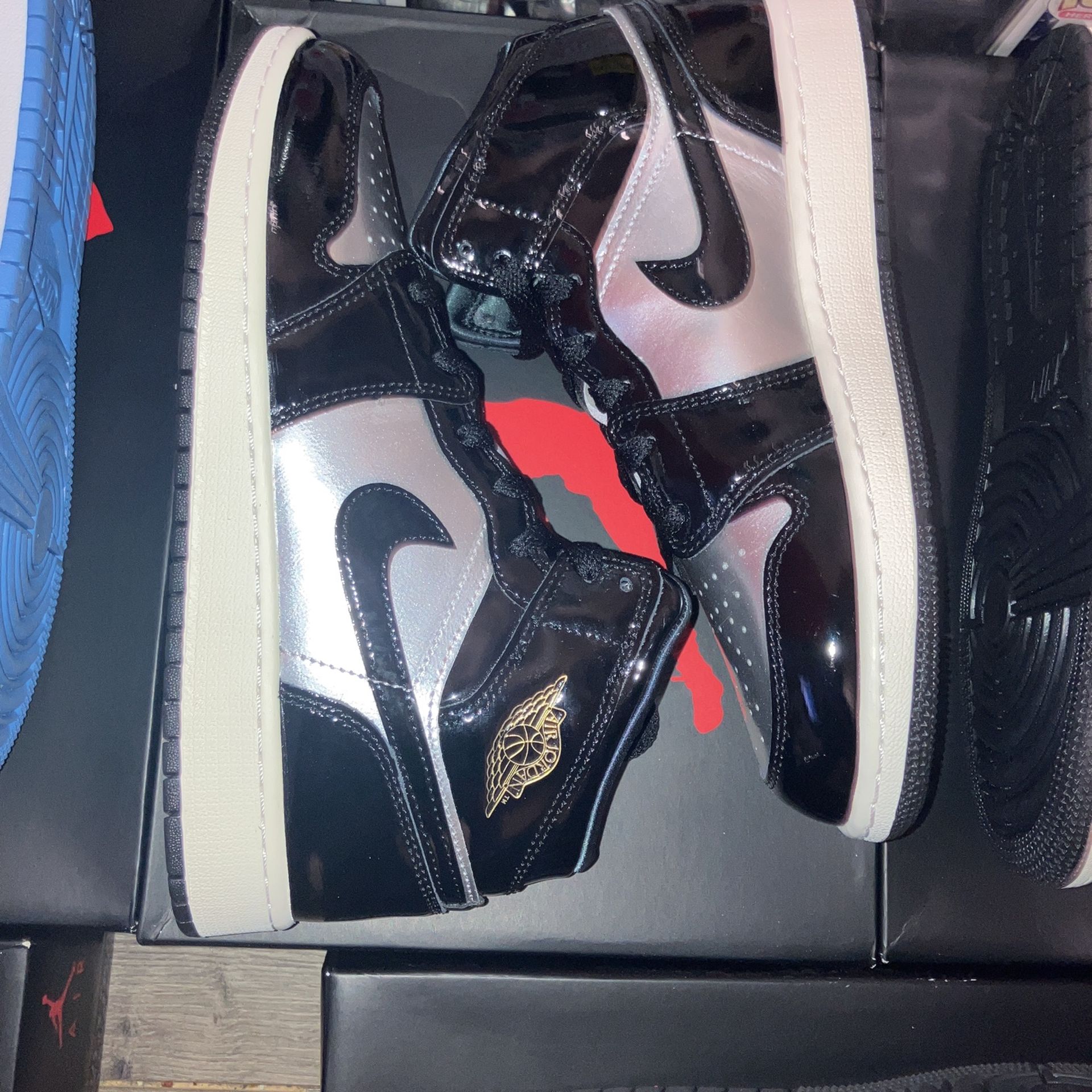 jordan 1 mid black metallic sliver