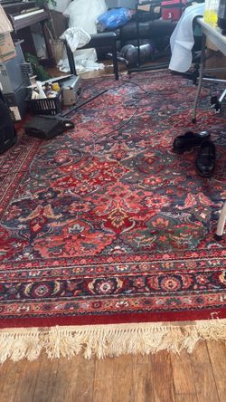 Vintage old rug not sure what year very well made approximately 8 x 12 12 feet long