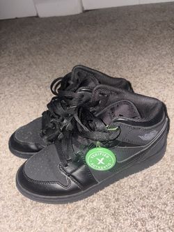Jordan 1s Mid Triple Black (willing To Negotiate Price) 