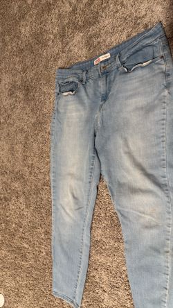Levi’s mid rise skinny jeans