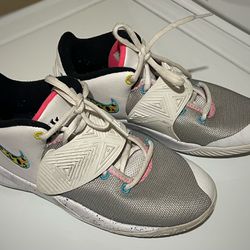 Nike Kyrie Flytrap 3 'South Beach' Basketball Shoes