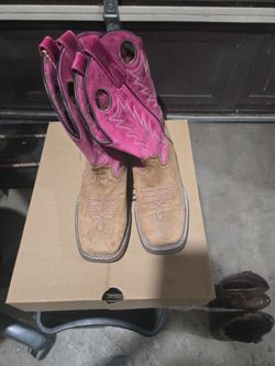 Girl boots