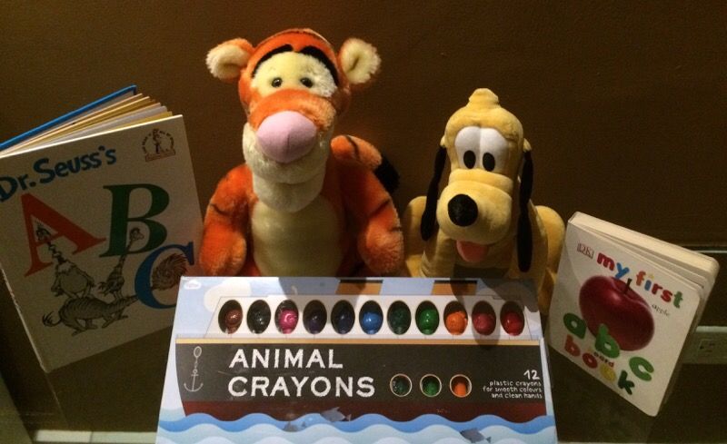 Original Disney Characters plus plastic Animal crayons a 2 ABC books for kids development
