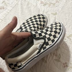 Women’s Checkered Vans Size 6.5
