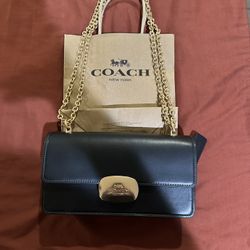 COACH BAG, AUTHENTIC WITH RECIPT