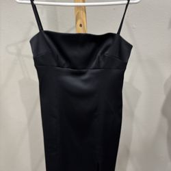 Laundry by Shelli Segal Size 6 in black satin dress