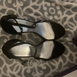 Stuart Weitzman Black "Goose Bump" Pebble Stiletto Heels Size 8.5