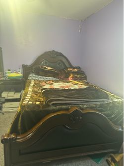 Queen size bed and a matching dressing table