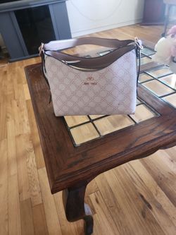 👛    purse nine west