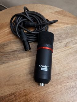 Focusrite Scarlett CM25 MKii studio podcast vocal microphone