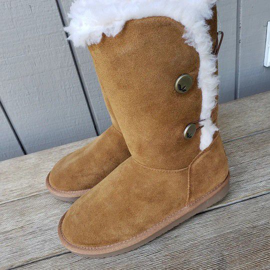 New Ugg Boots 2y