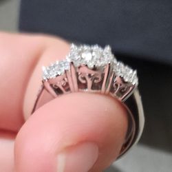 Ladies Sz 7 Engagement Ring 