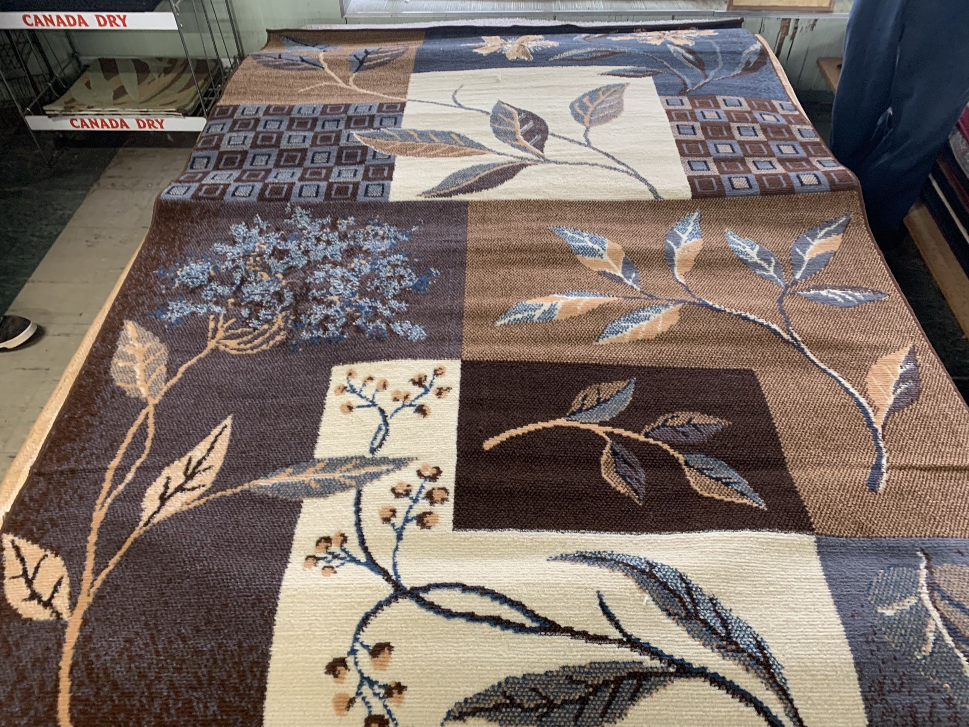 Area Rug Brand New 5x7