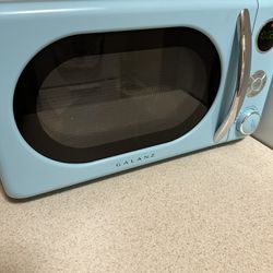 Galanz Retro Microwave Oven