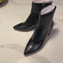 Woman’s Leather Dress Boot