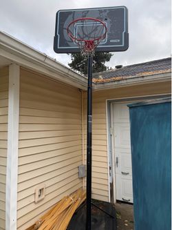 Basketball hoop