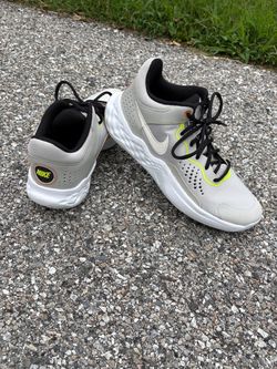 Practically new. Worn three times. Nike Fly By Mid 3