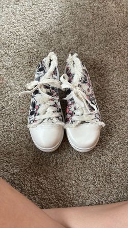 SHEIN Skull Flower Shoes