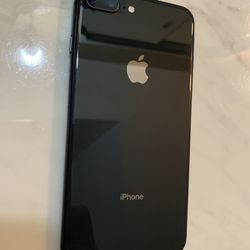 UNLOCKED IPHONE 8 PLUS / GOOD CONDITION 
