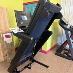 NordicTrack Commercial Series 1250 Treadmill!! NEW AND ASSEMBLED!! 