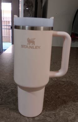 Stanley 40oz. 10inch Stainless steel H2.0 flowstate Quencher tumbler rose Quartz 2.0
