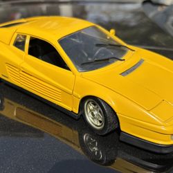 Rare Yellow Hot Wheels Ferrari Testarossa 1/18