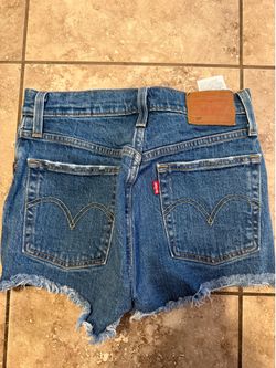 Women’s Levi’s shorts size 24