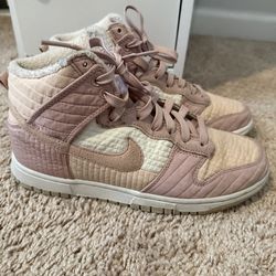 Nike toasty dunks size 8 in Women’s