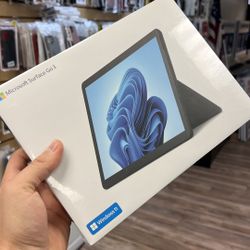 Microsoft Surface Go 3 Sealed. 