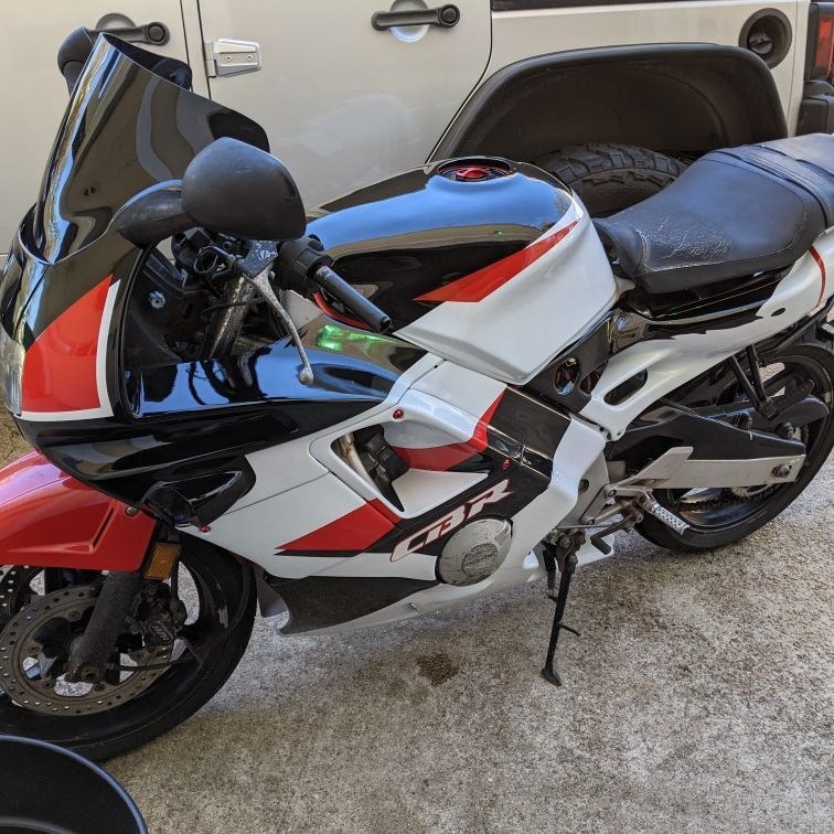 Honda CBR600 F2