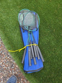 Badminton set
