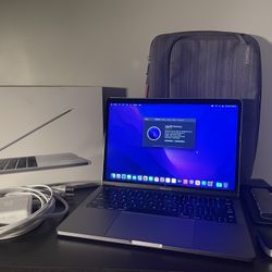 Apple MacBook Pro 13” Bundle Like New with Box!