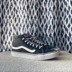 Vans SK8 - HI (men size: 8 / women size: 9.5)