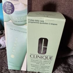 Face Wash And Moisturizer 