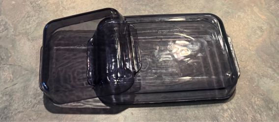 PYREX Vintage / Amethyst casserole Dishes