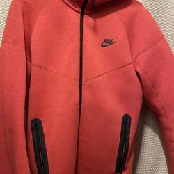 Nike Tech Size S ( Pants And Sweater )