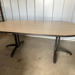 Versteel Vela 42”x84” Racetrack Oval Conference Table