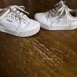 Kids Pumas  Size 10c