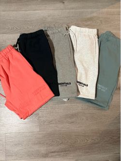 ESSENTIALS SHORTS