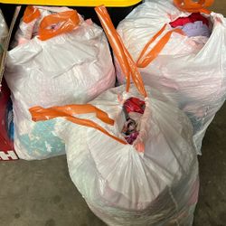 Free ! 3 Full Bags Of Baby Girl Clothes , Baby Bottles And Breast Feeding Pump And Milk Bags 
