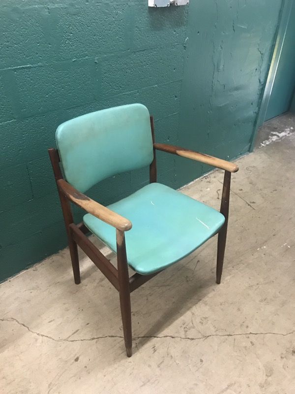 Mid century modern vintage chair Gregson MFG co.