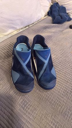 Men’s Nike Go Fly Ease  Size 6 / 7.5W