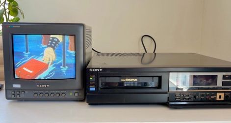 Sony Trinitron PVM-8220 9” Professional CRT Monitor Gaming