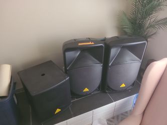Speakers with amp