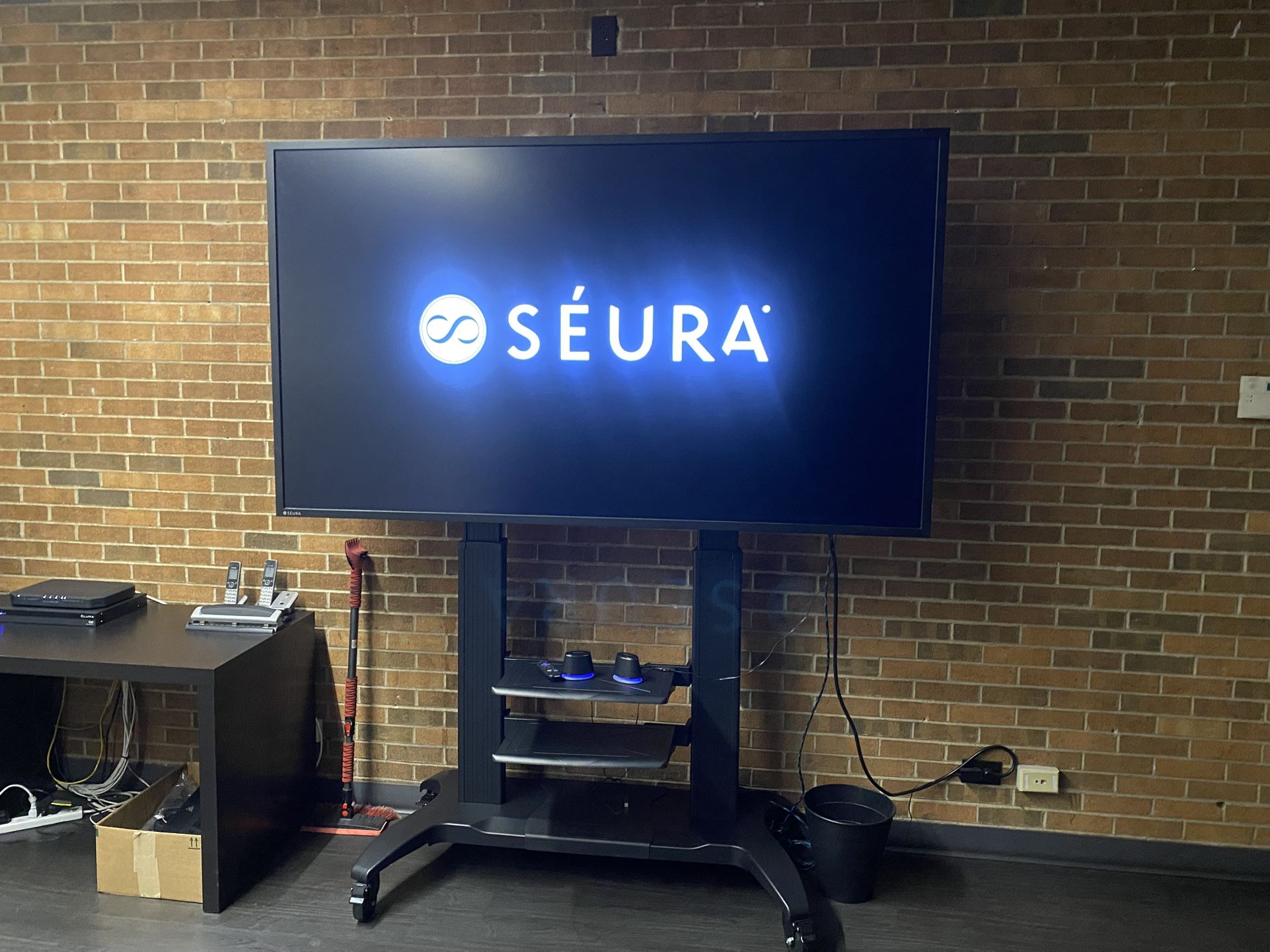 SEURA 85” TV Inside/outdoor Tv ULTRA BRIGHT LCD Display With LED Backlight-MUST SEE!