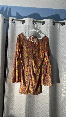 Vestido con toga en el cuello como nuevo