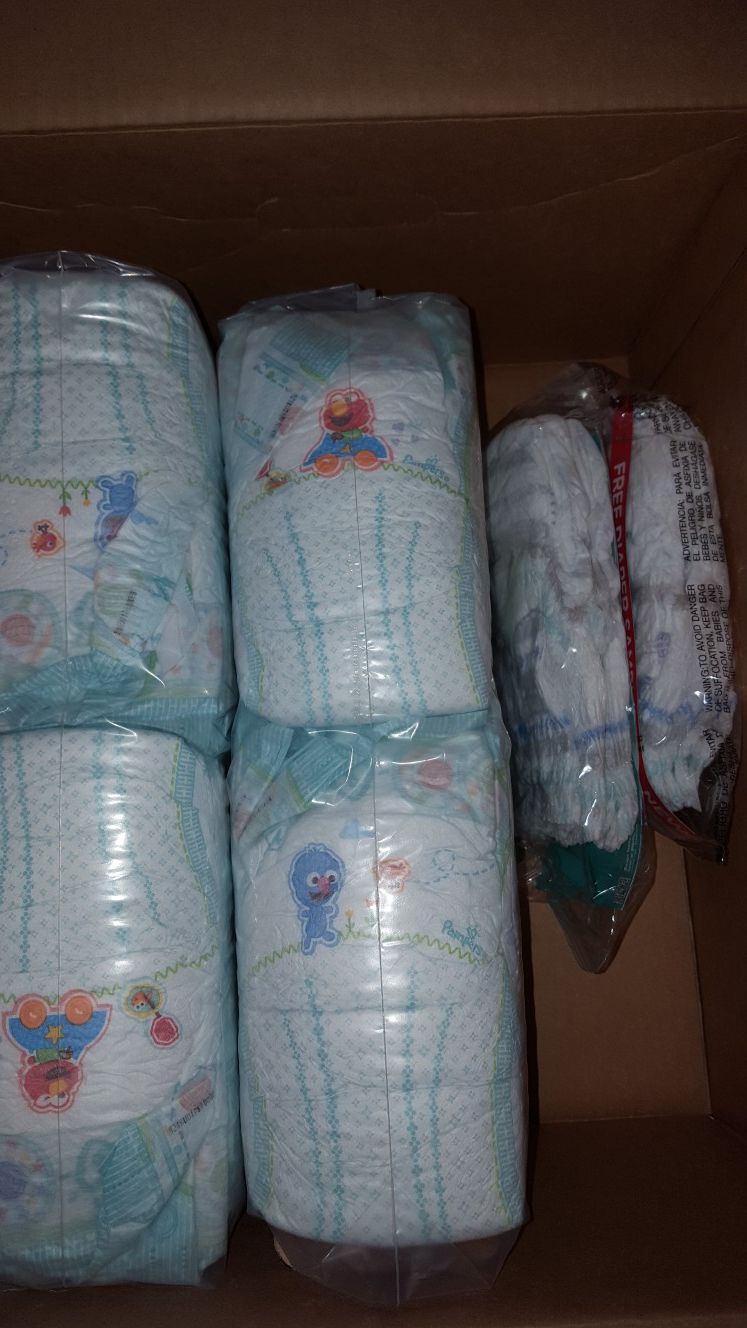 Pamper diapers size 4