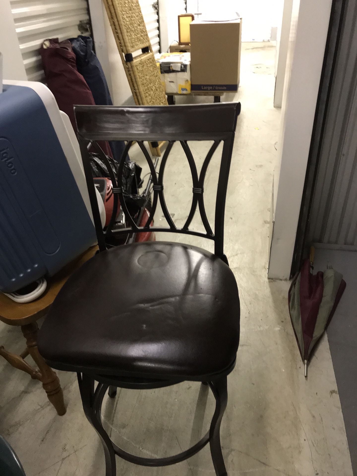 Chair swivel with cast iron legs