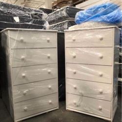 Two Dresser Jumbo White For $480 New And Ready To Use ❤️❤️